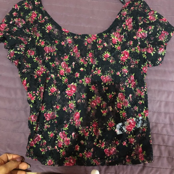 Lace floral crop top - Picture 1 of 3